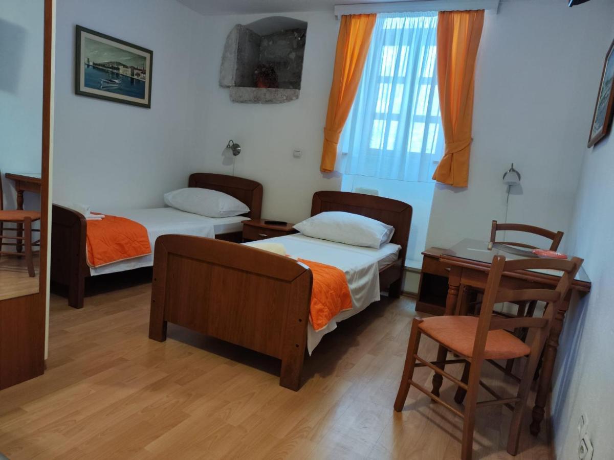 Maja Apartments Trogir Exteriör bild